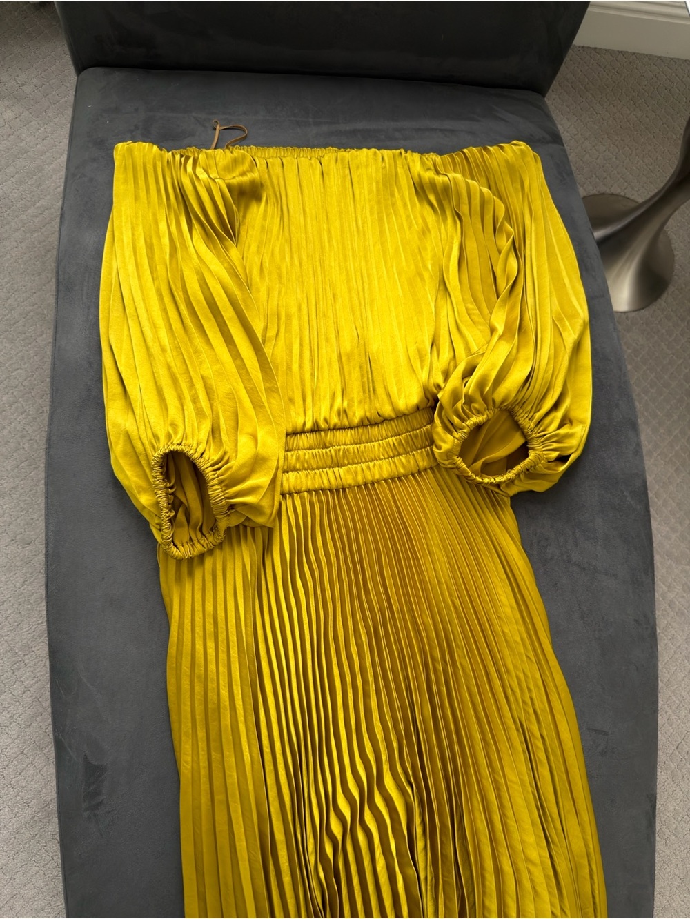 ALC Sienna plisse Off-Shoulder in Gold Yellow